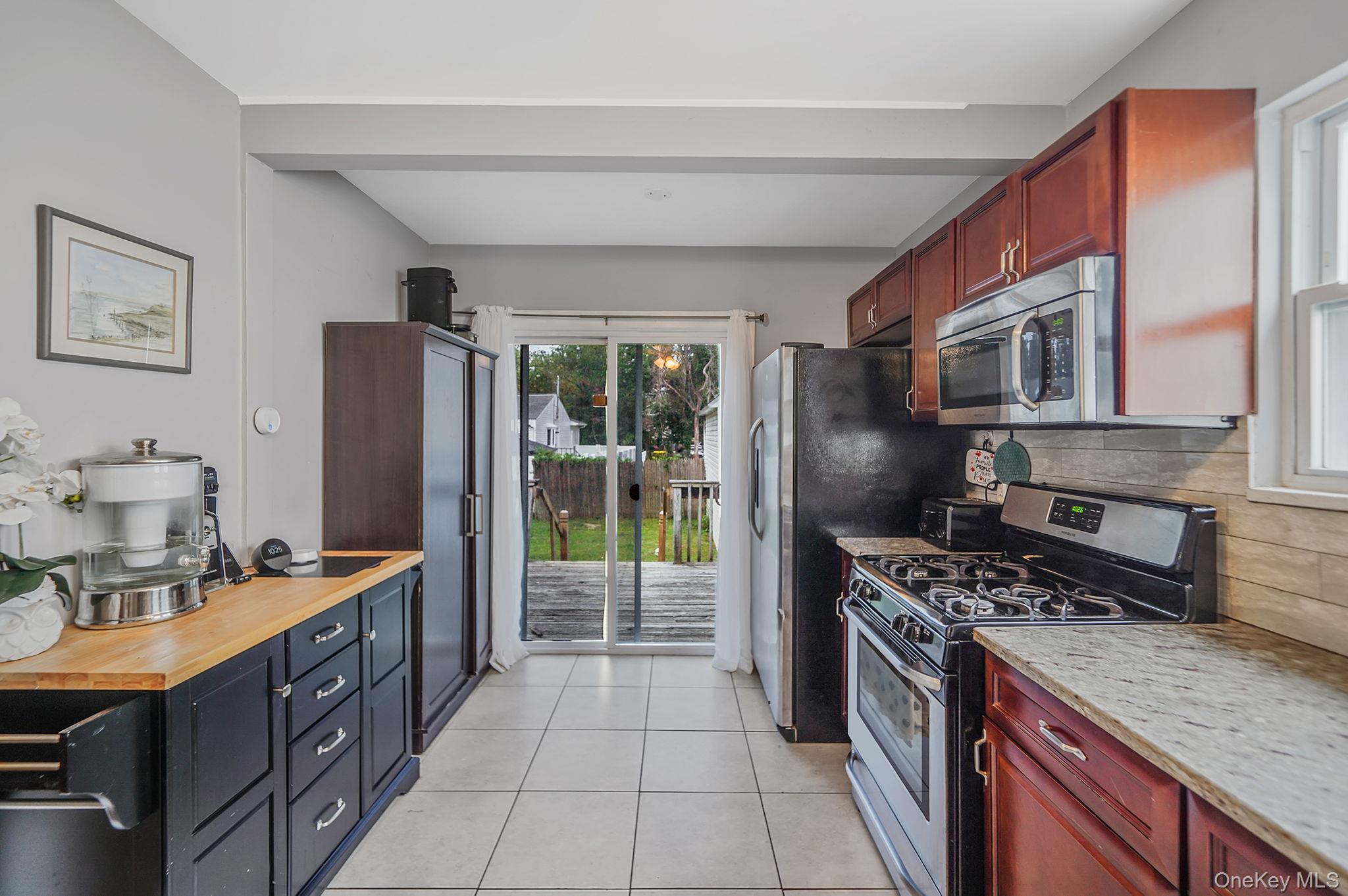 34 Belford Avenue, Bay Shore, NY 11706