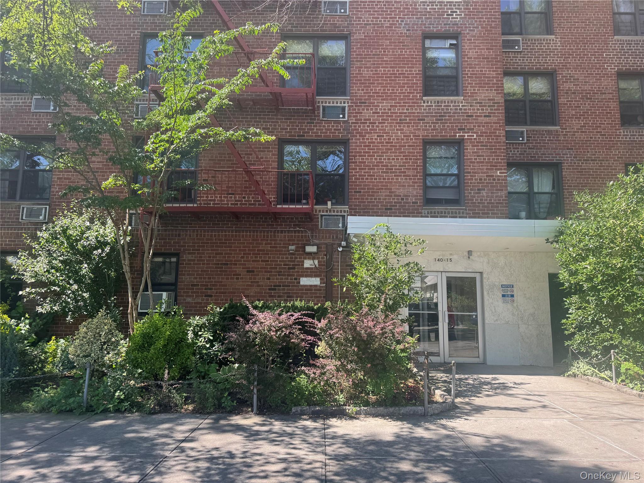 140-15 Holly Avenue # 2M, Flushing, NY 11355