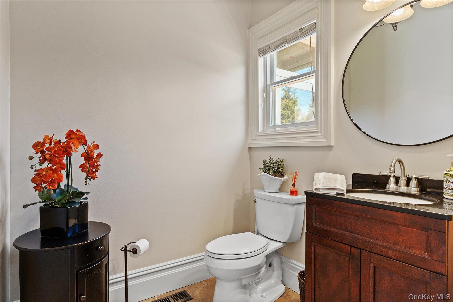 5 Woodcock Lane, Remsenburg, NY 11960