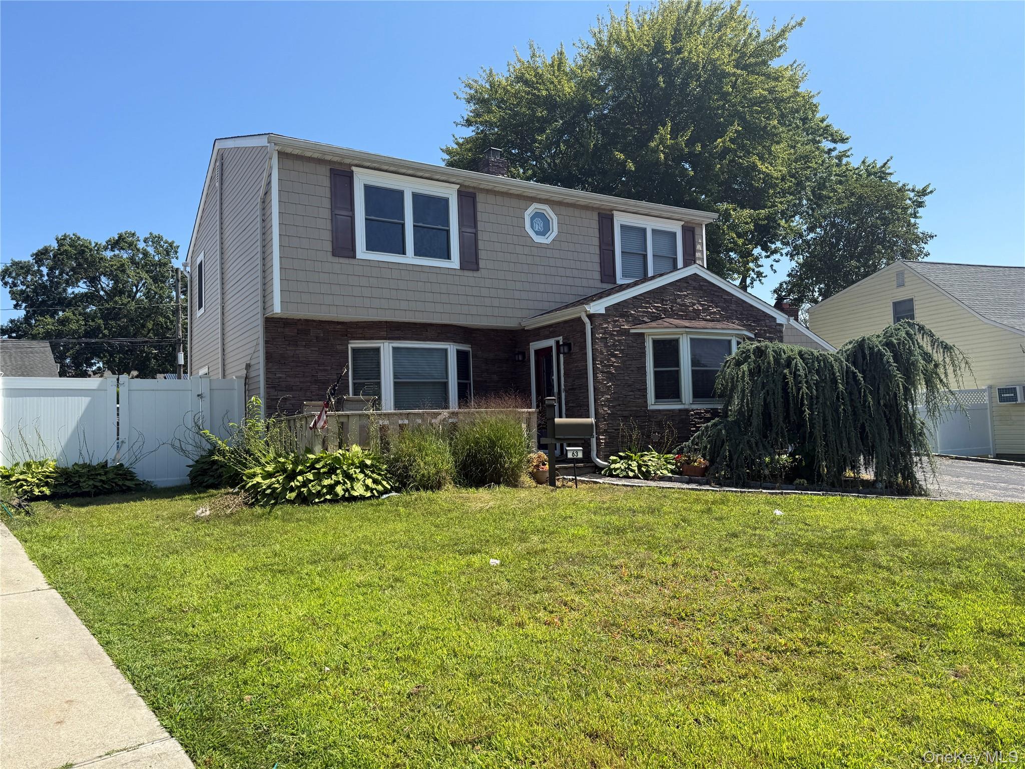 63 Anchor Lane, Levittown, NY 11756