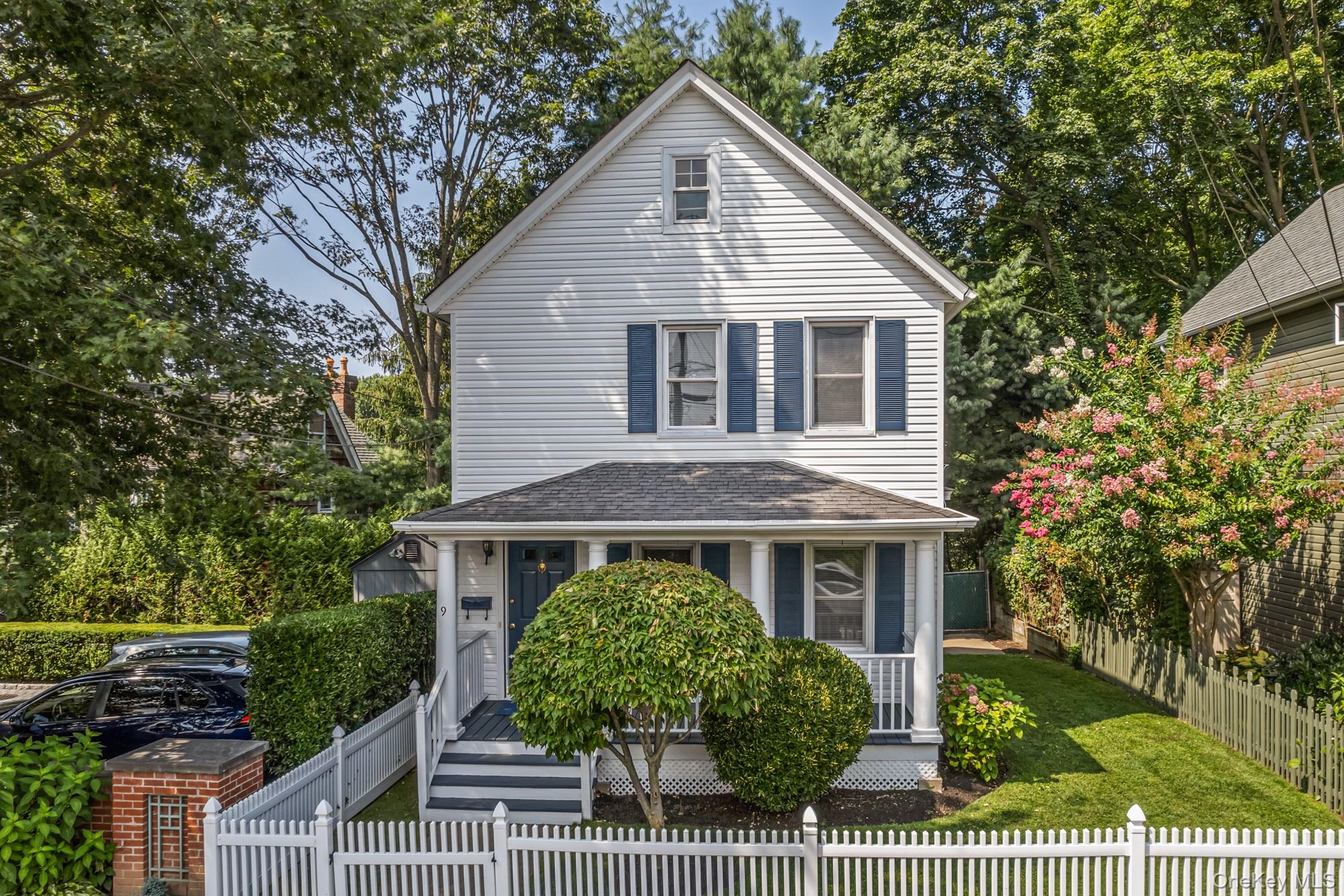 9 Underhill Avenue, Locust Valley, NY 11560