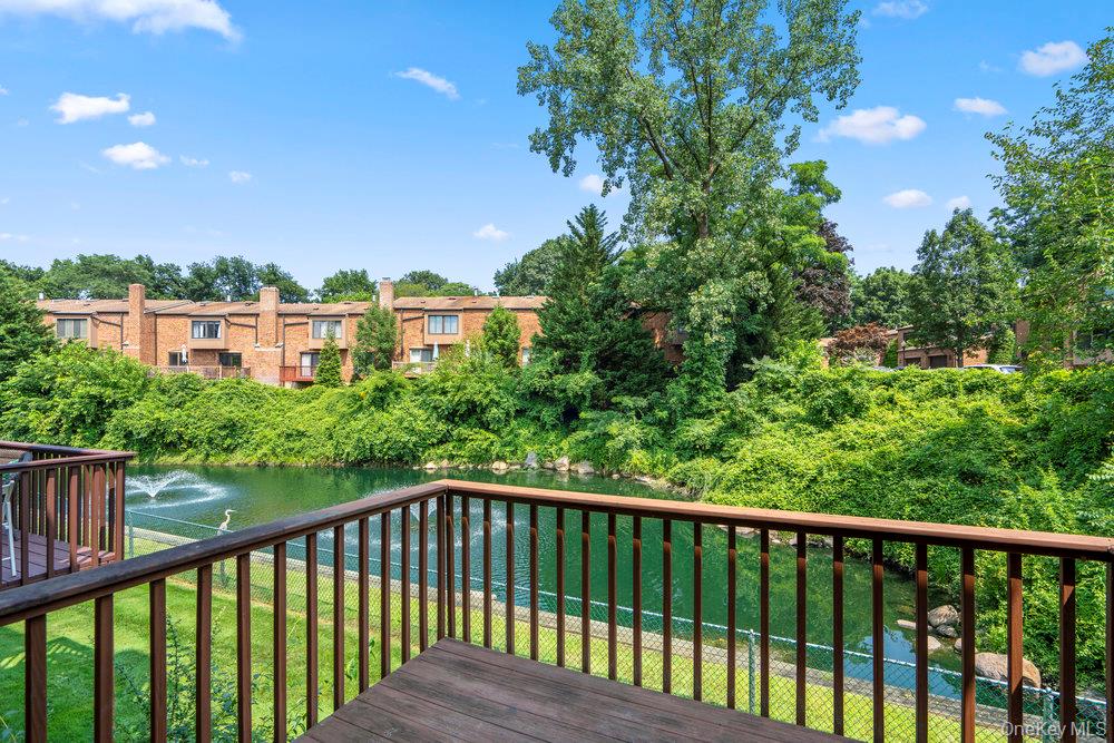 95 Windsor Gate Drive, New Hyde Park, NY 11040