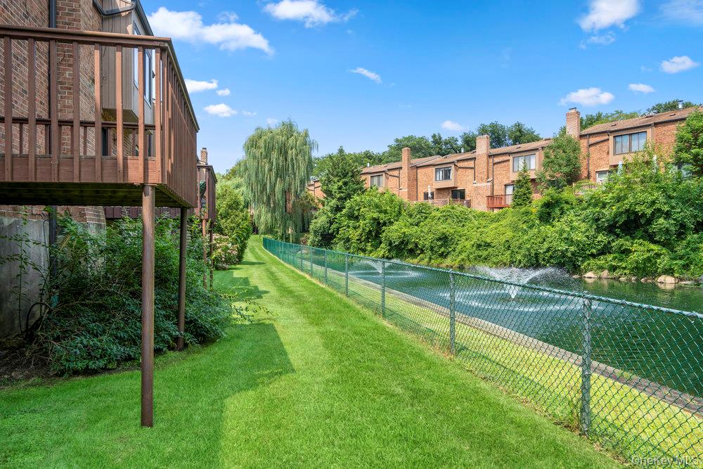 95 Windsor Gate Drive, New Hyde Park, NY 11040