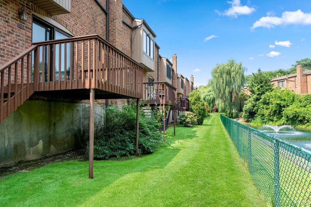 95 Windsor Gate Drive, New Hyde Park, NY 11040