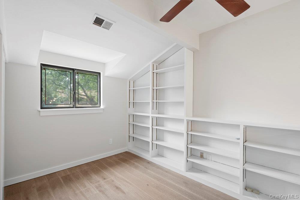 95 Windsor Gate Drive, New Hyde Park, NY 11040