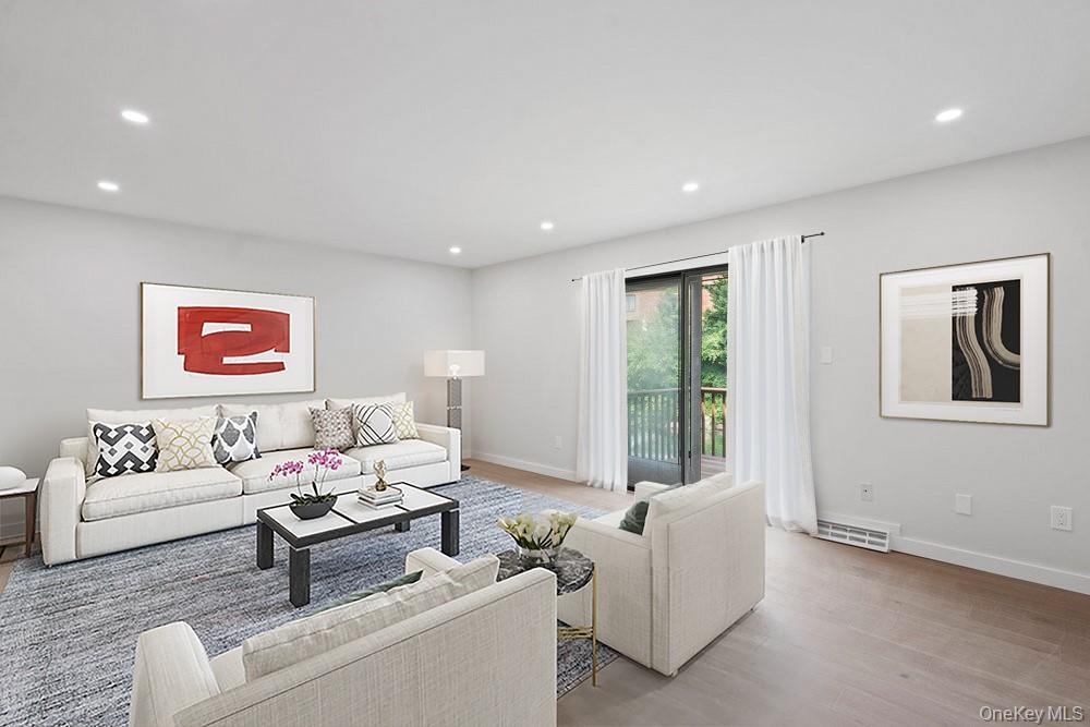 95 Windsor Gate Drive, New Hyde Park, NY 11040