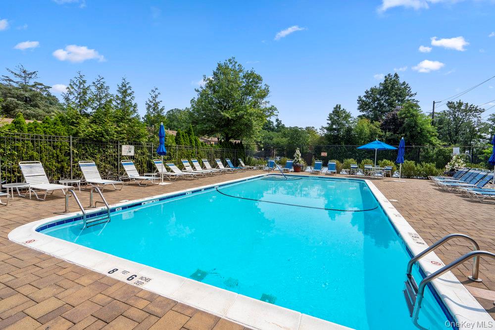 95 Windsor Gate Drive, New Hyde Park, NY 11040