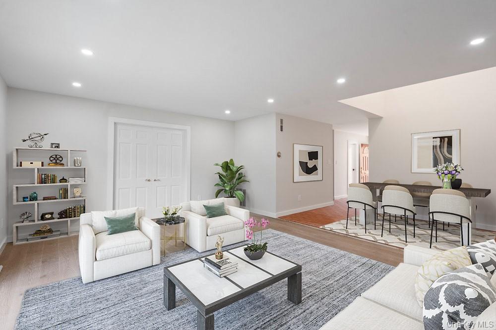 95 Windsor Gate Drive, New Hyde Park, NY 11040