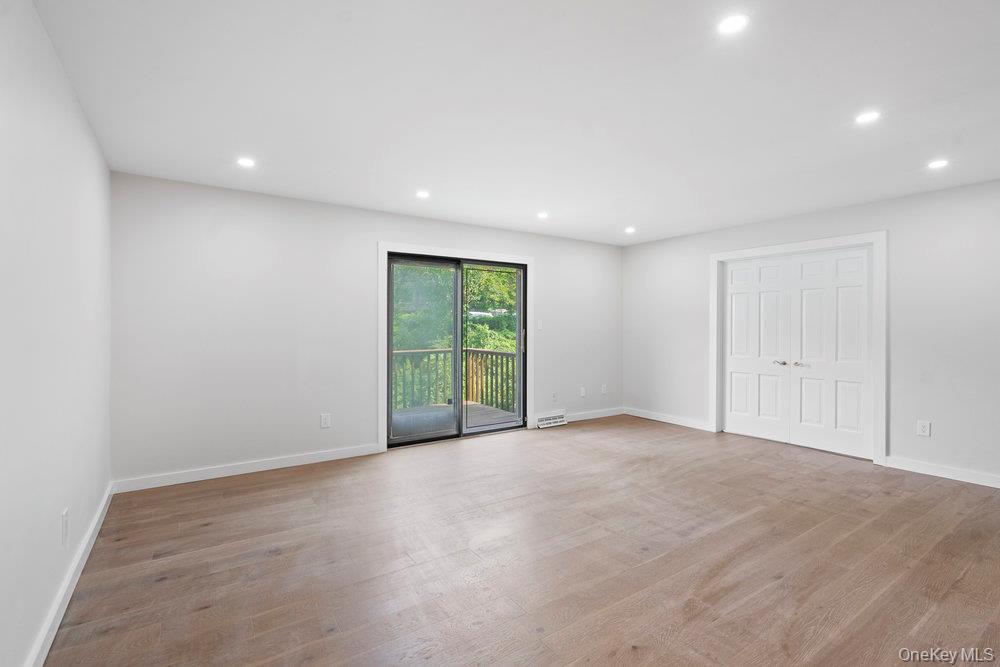 95 Windsor Gate Drive, New Hyde Park, NY 11040