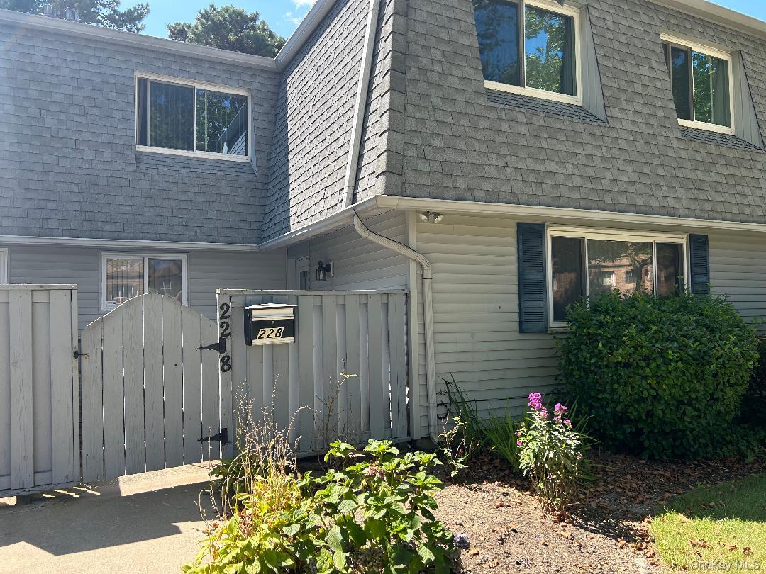 228 Feller Drive, Central Islip, NY 11722