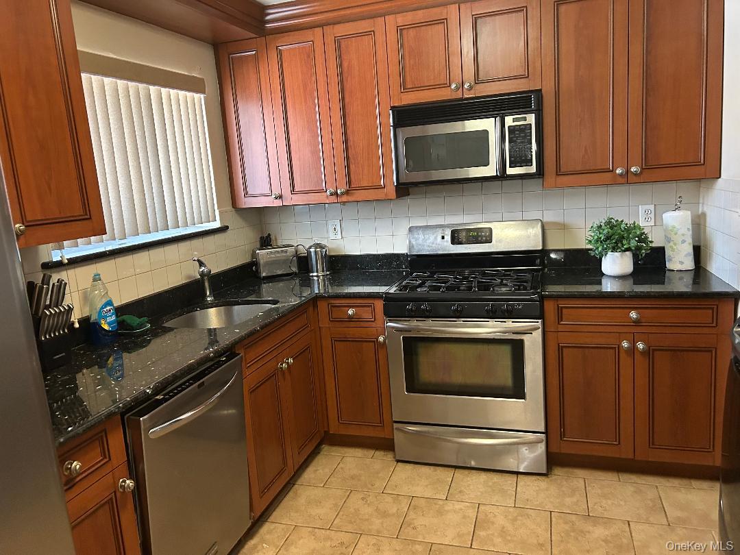 228 Feller Drive, Central Islip, NY 11722