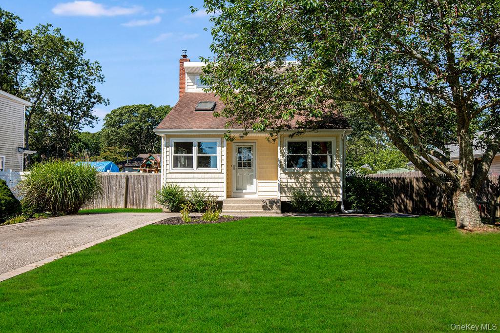90 Overlook Avenue, Mastic, NY 11950