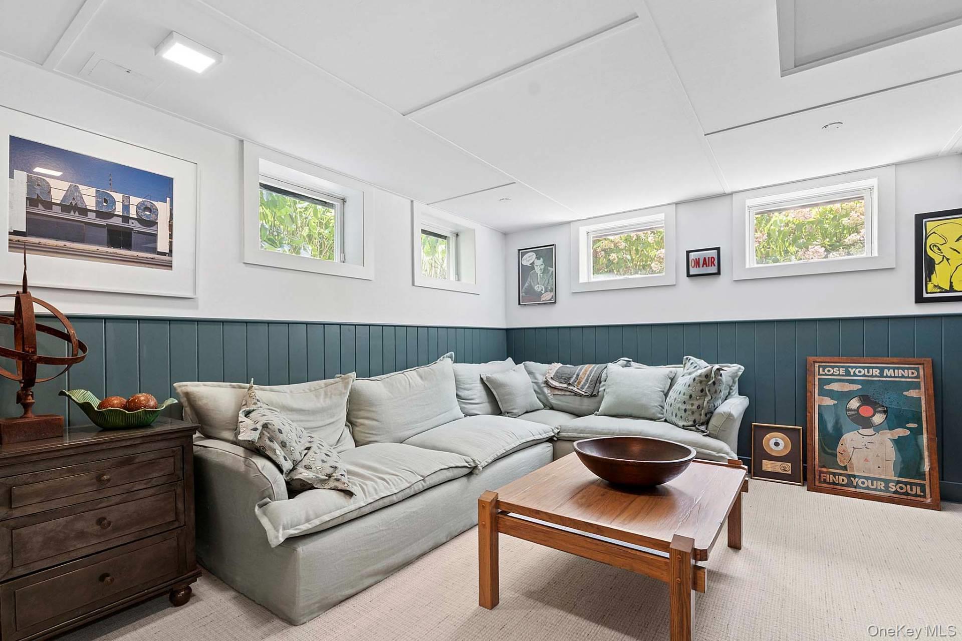 100 Lee Avenue, Southampton, NY 11968