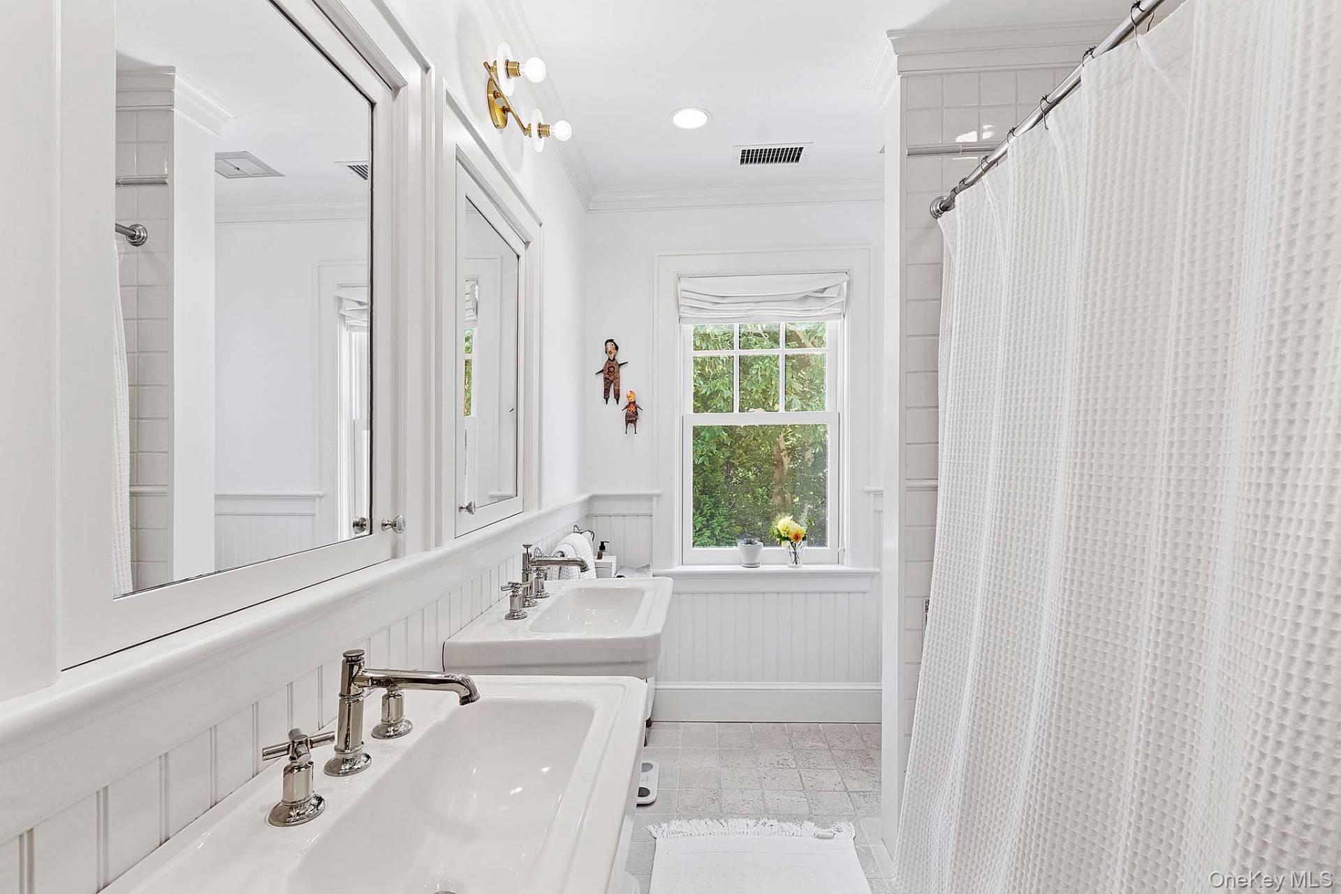 100 Lee Avenue, Southampton, NY 11968