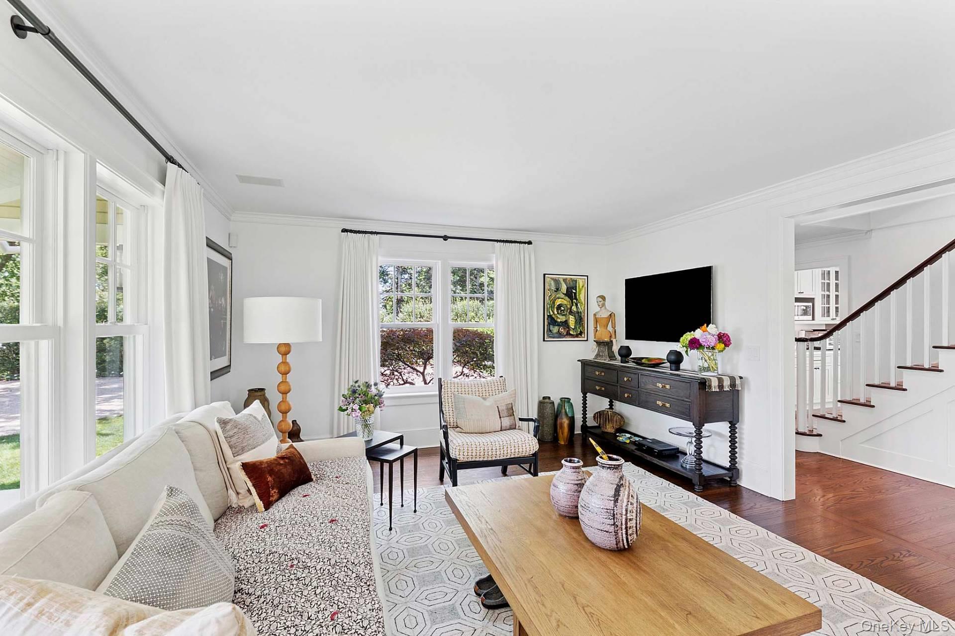 100 Lee Avenue, Southampton, NY 11968