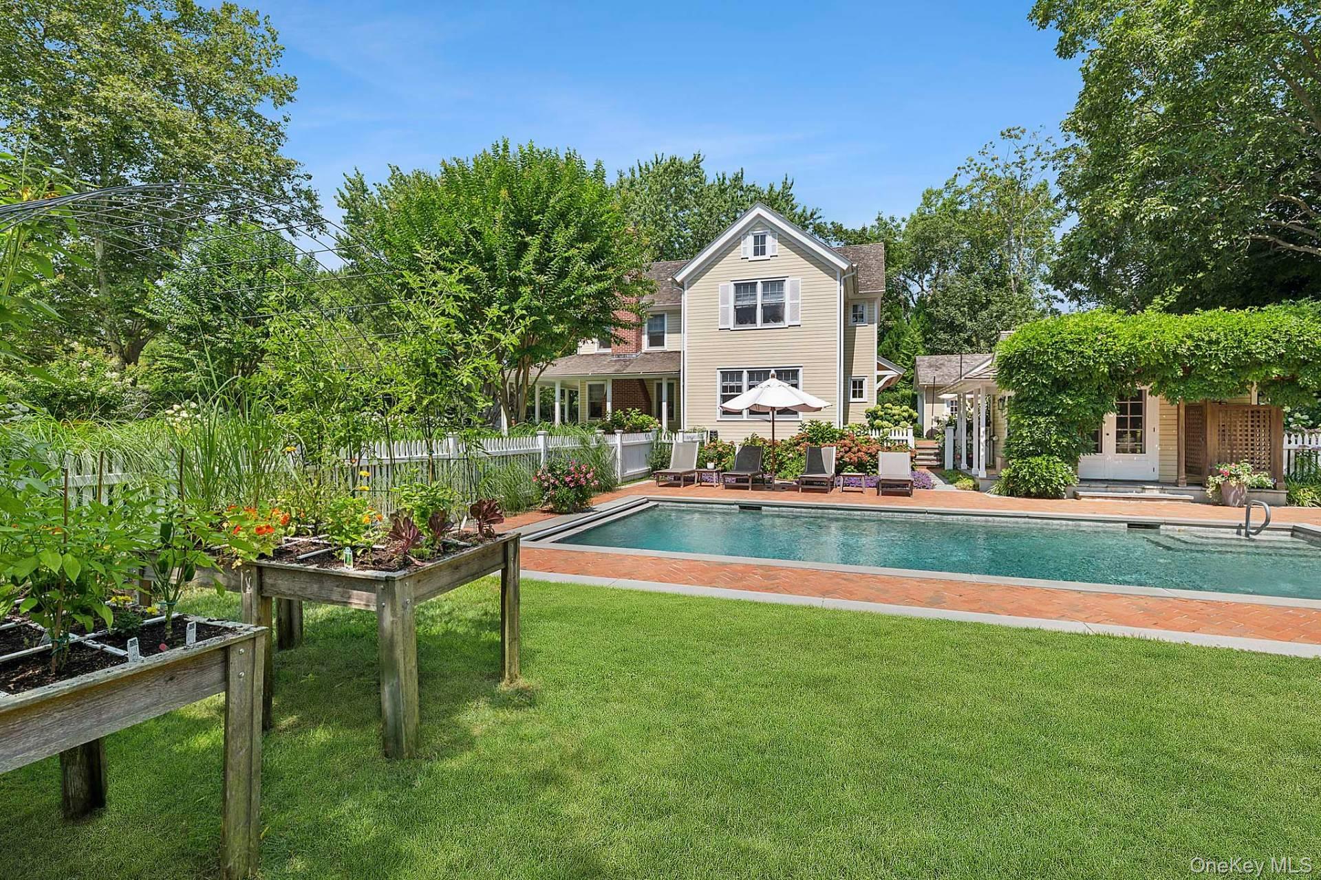 100 Lee Avenue, Southampton, NY 11968