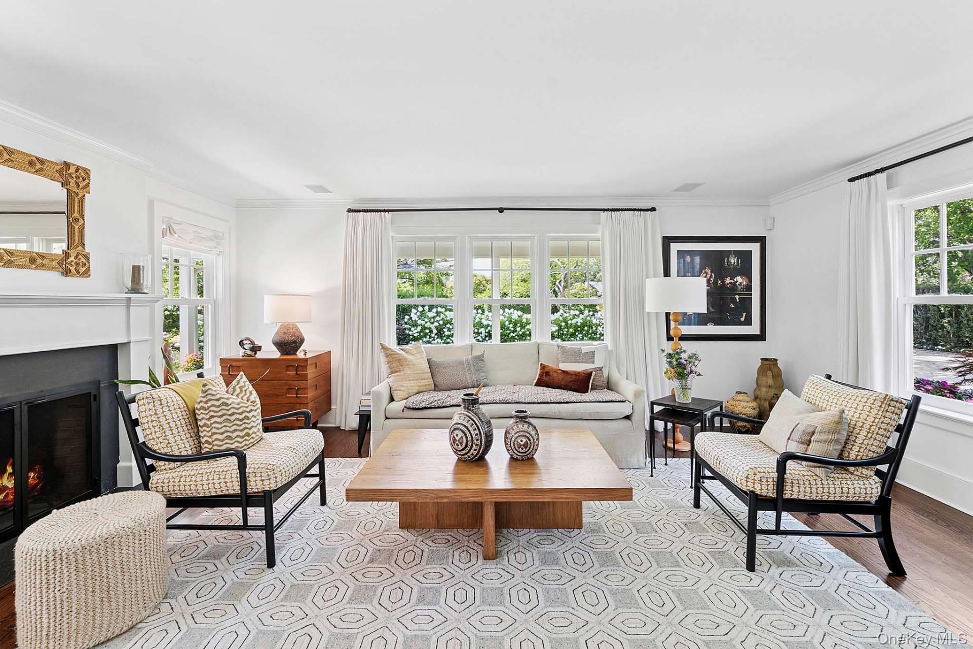 100 Lee Avenue, Southampton, NY 11968