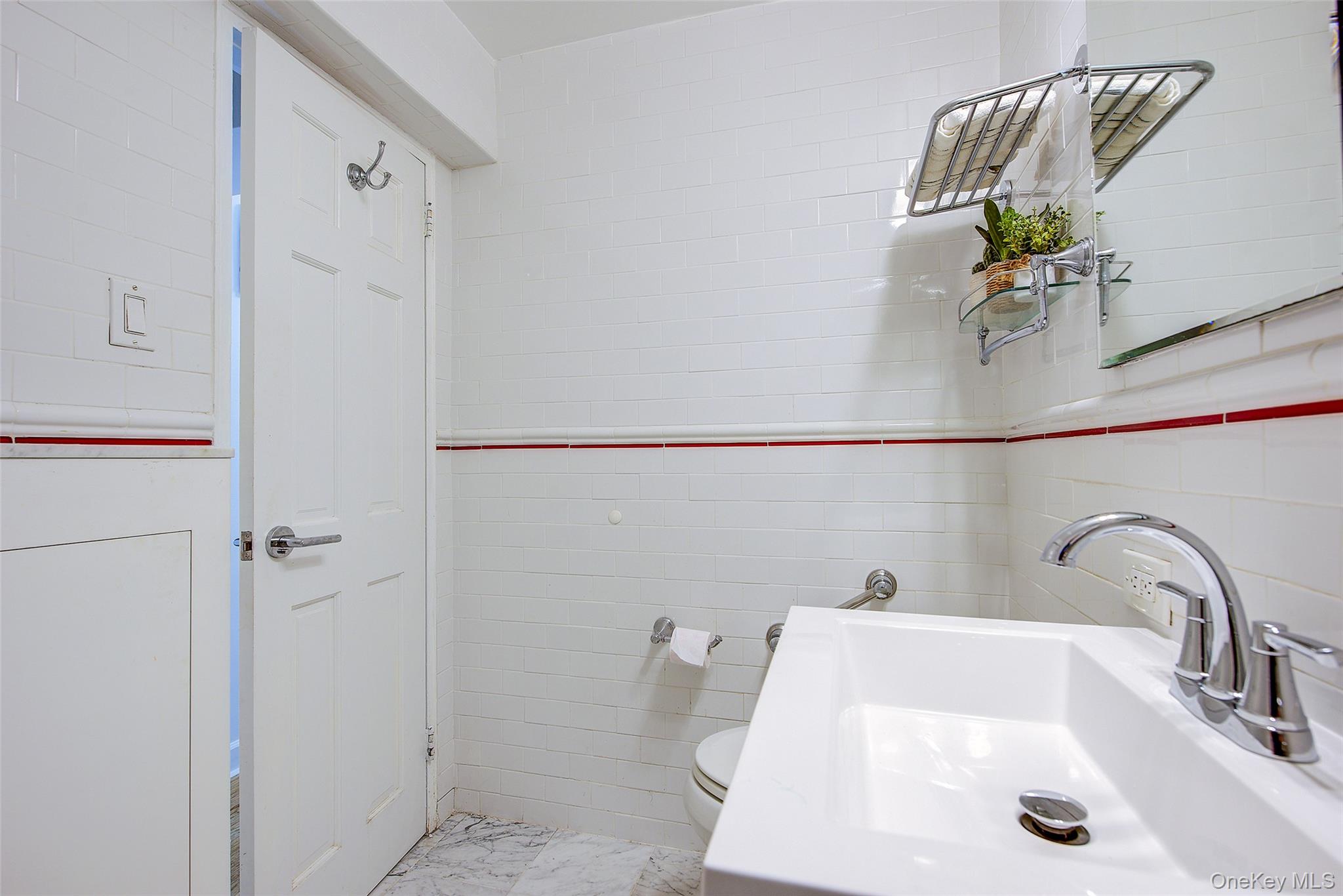 153-25 88th Street # 2J, Howard Beach, NY 11414