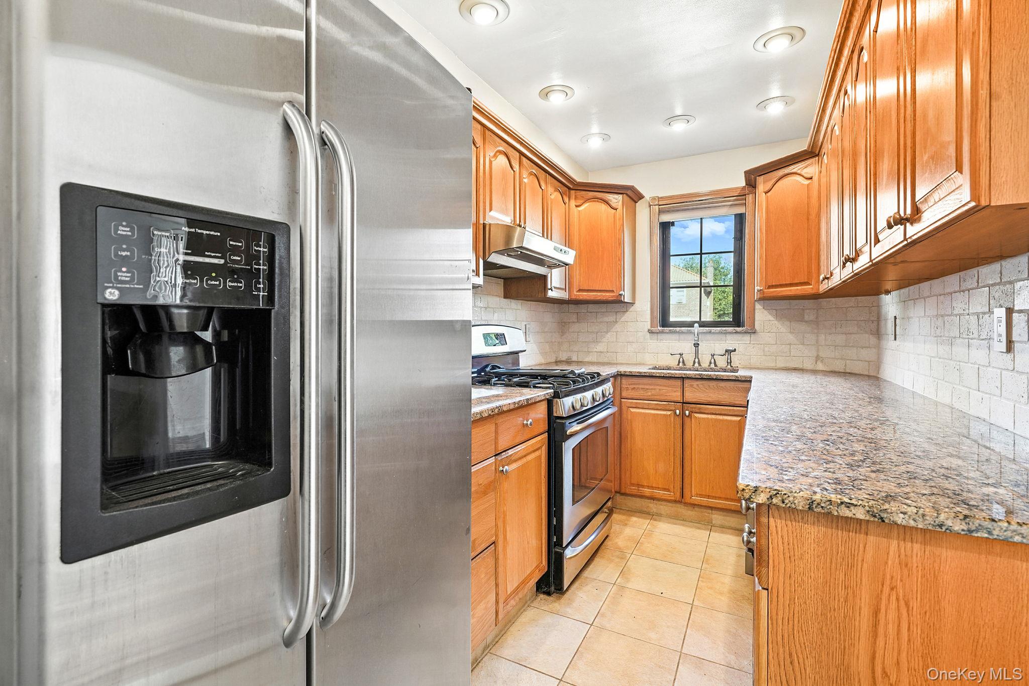 1245 Rhinelander Avenue, Bronx, NY 10461