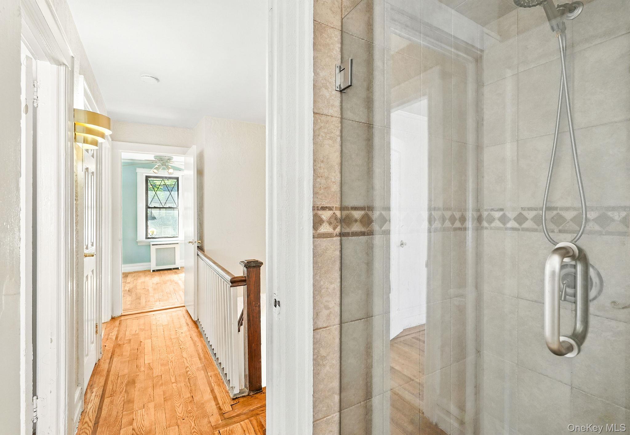 1245 Rhinelander Avenue, Bronx, NY 10461