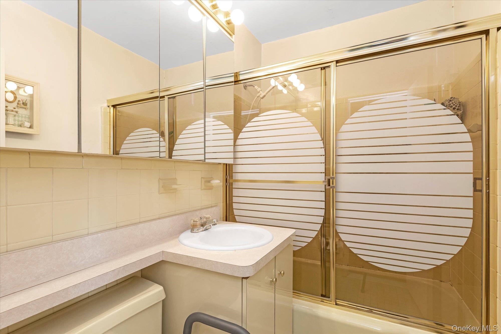 102-30 66th Road # 18K, Forest Hills, NY 11375