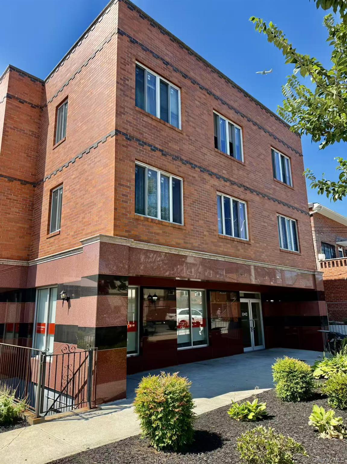 5804 Main Street # 2D, Flushing, NY 11355