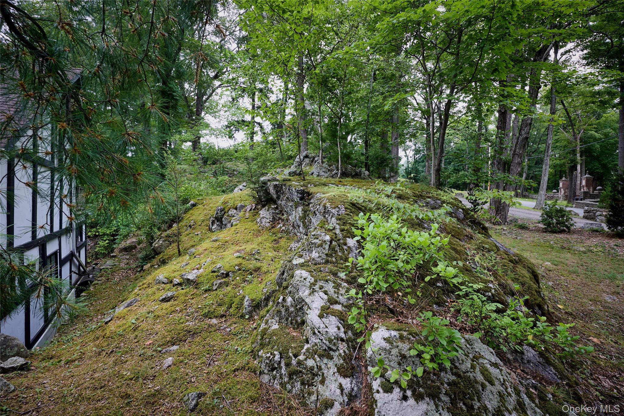 93 Circuit Road, Tuxedo Park, NY 10987