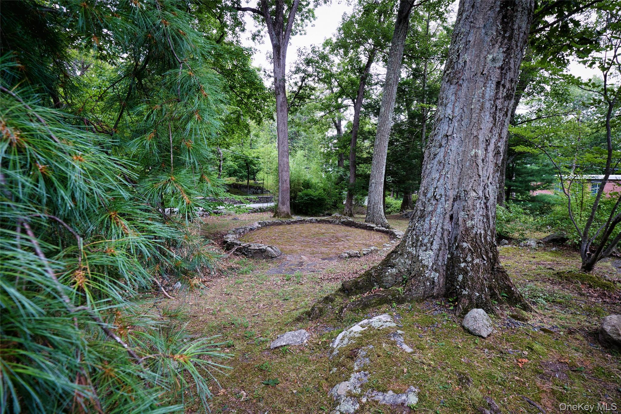 93 Circuit Road, Tuxedo Park, NY 10987