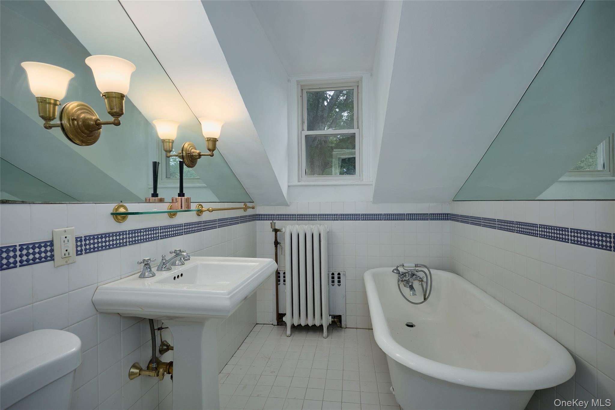 93 Circuit Road, Tuxedo Park, NY 10987