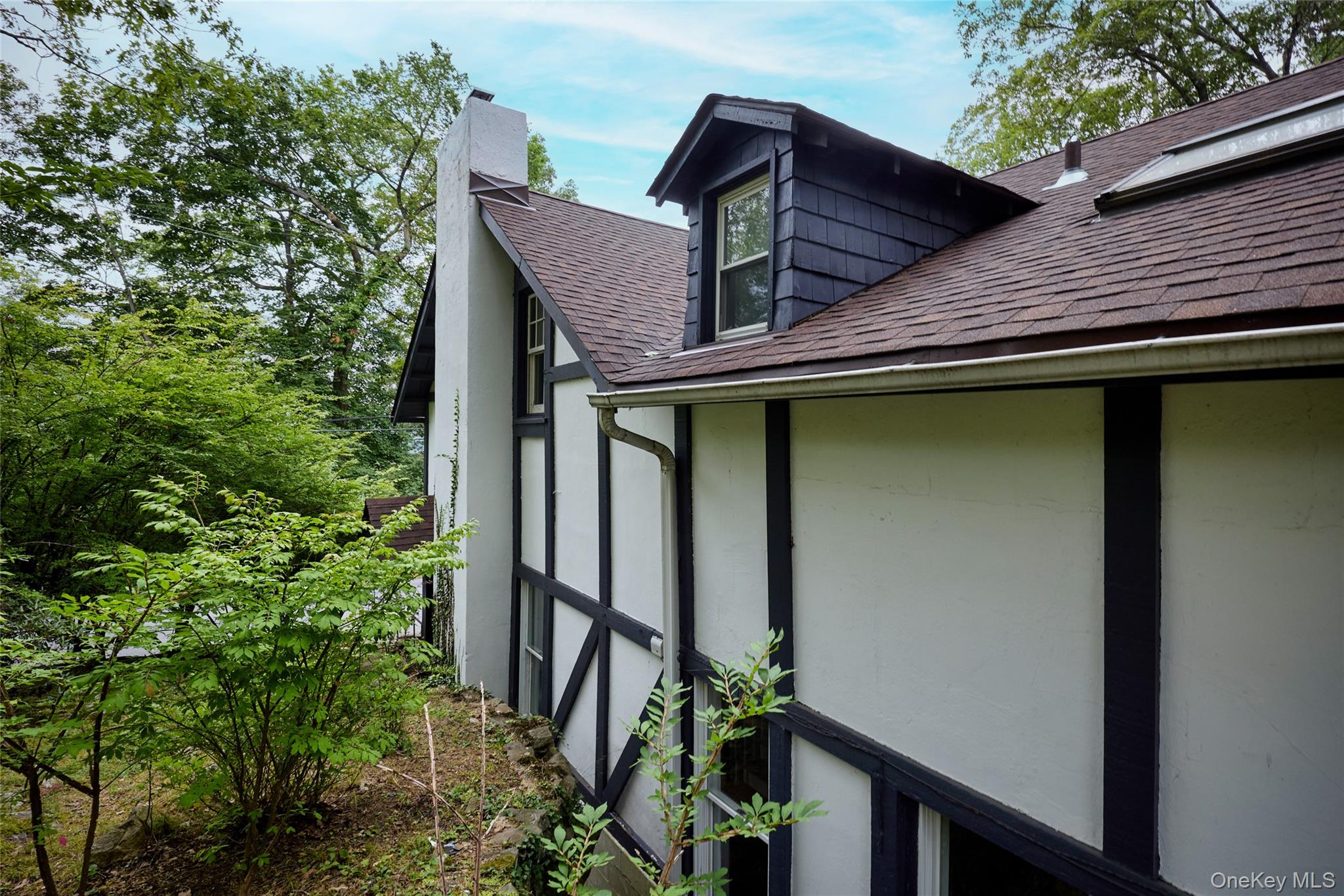 93 Circuit Road, Tuxedo Park, NY 10987