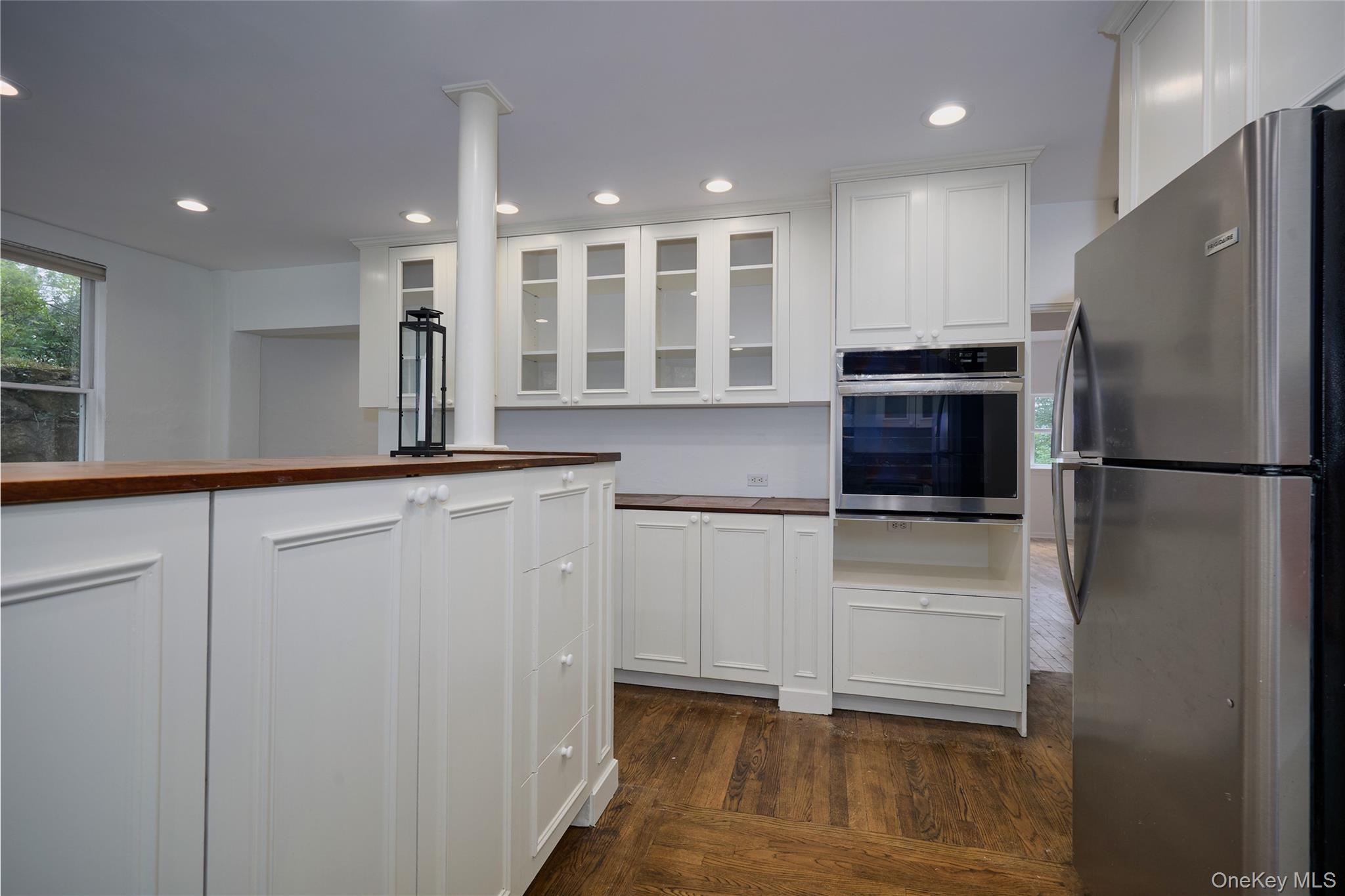 93 Circuit Road, Tuxedo Park, NY 10987