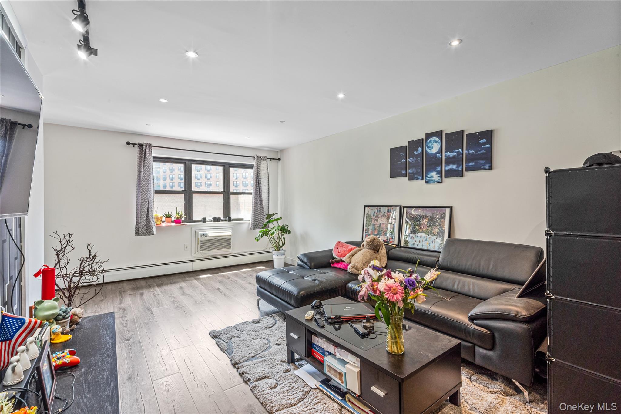 99-11 60th Avenue # 3J, Corona, NY 11368