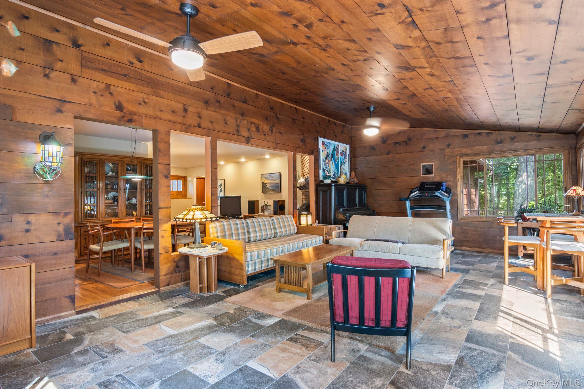 20 Huyler Road, Setauket, NY 11733