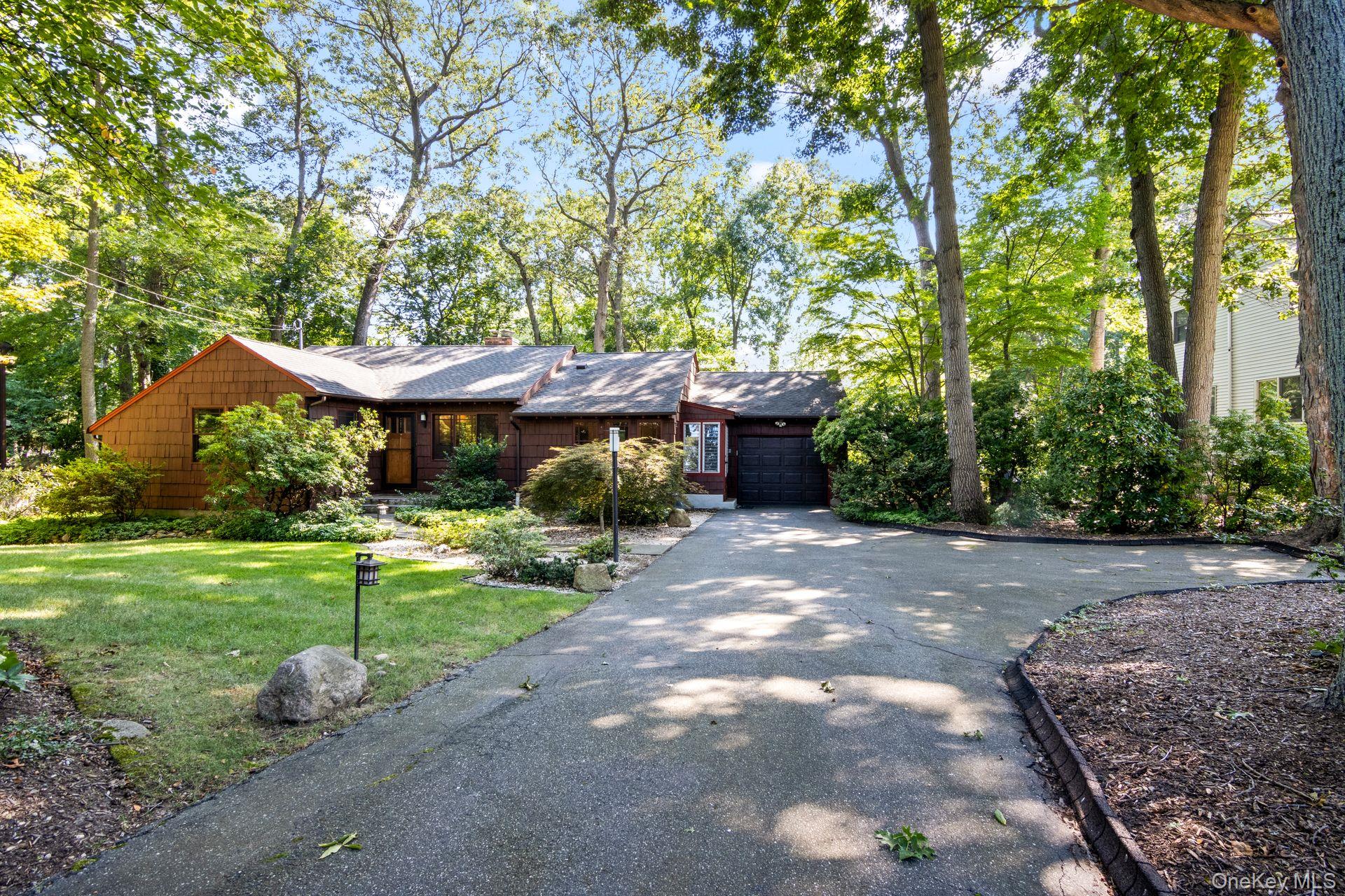 20 Huyler, Setauket, NY 11733