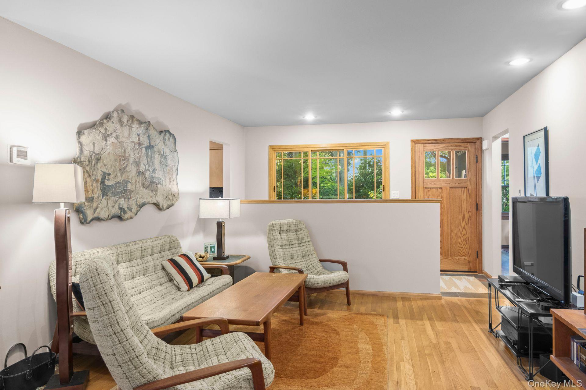 20 Huyler Road, Setauket, NY 11733