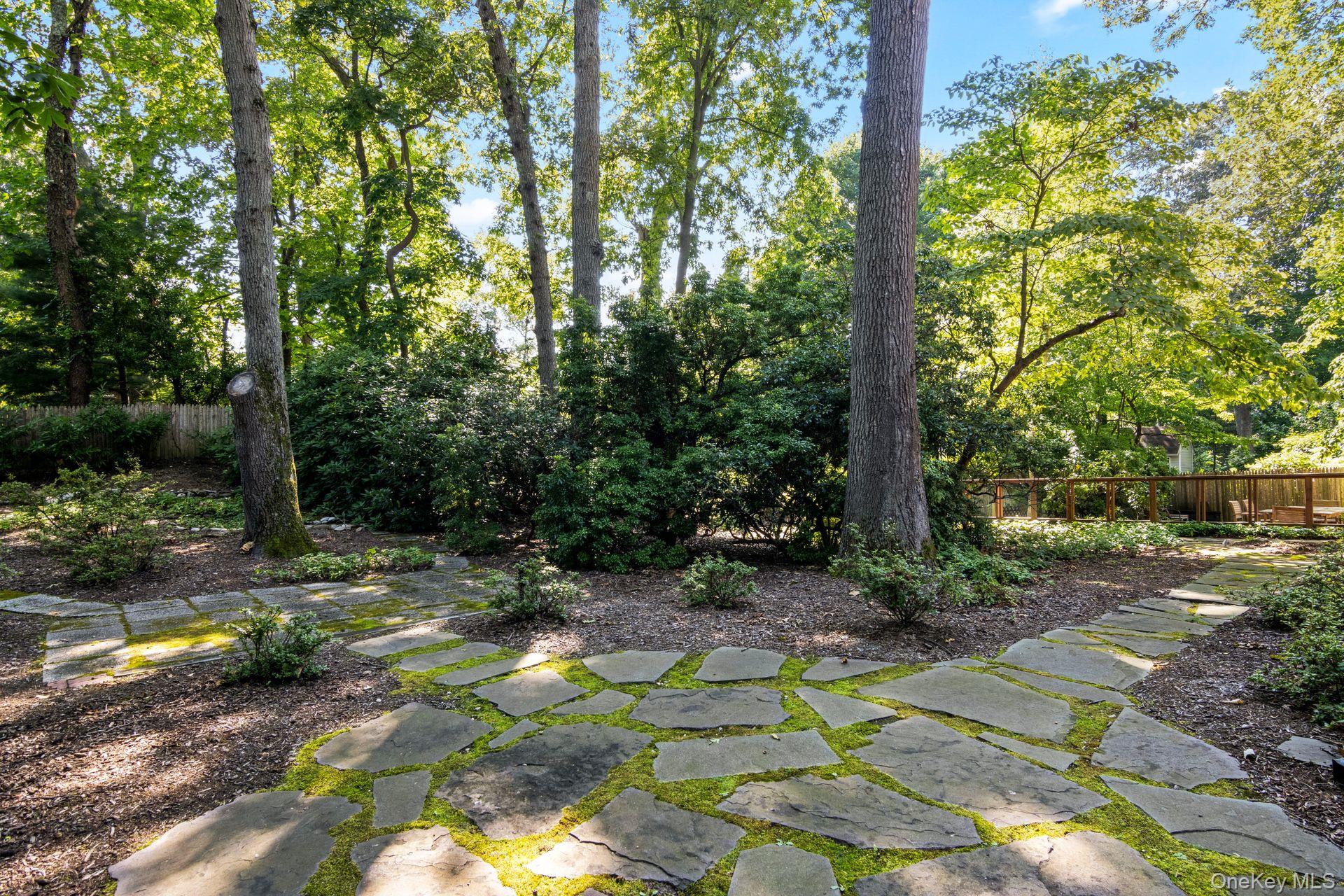 20 Huyler Road, Setauket, NY 11733