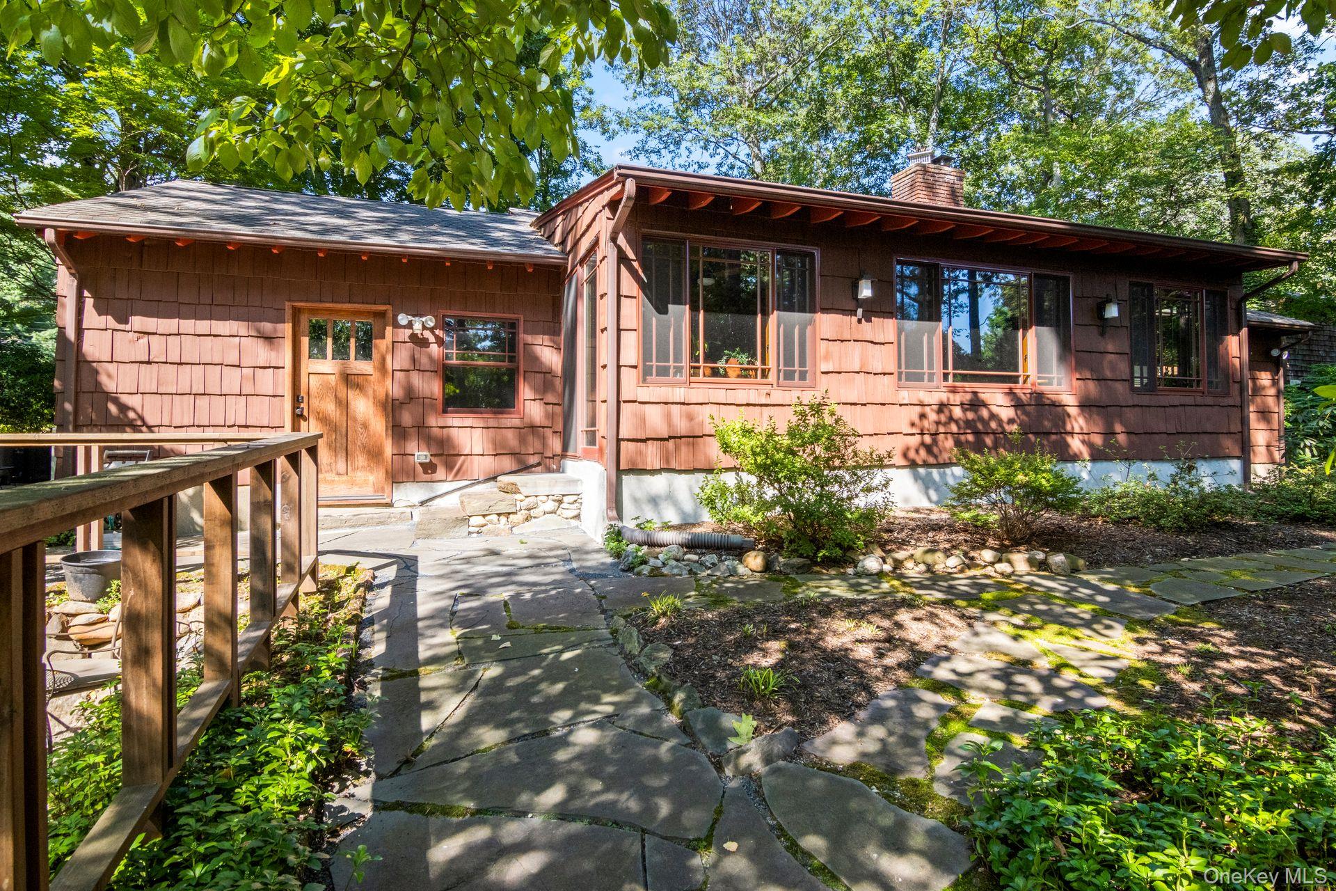 20 Huyler Road, Setauket, NY 11733