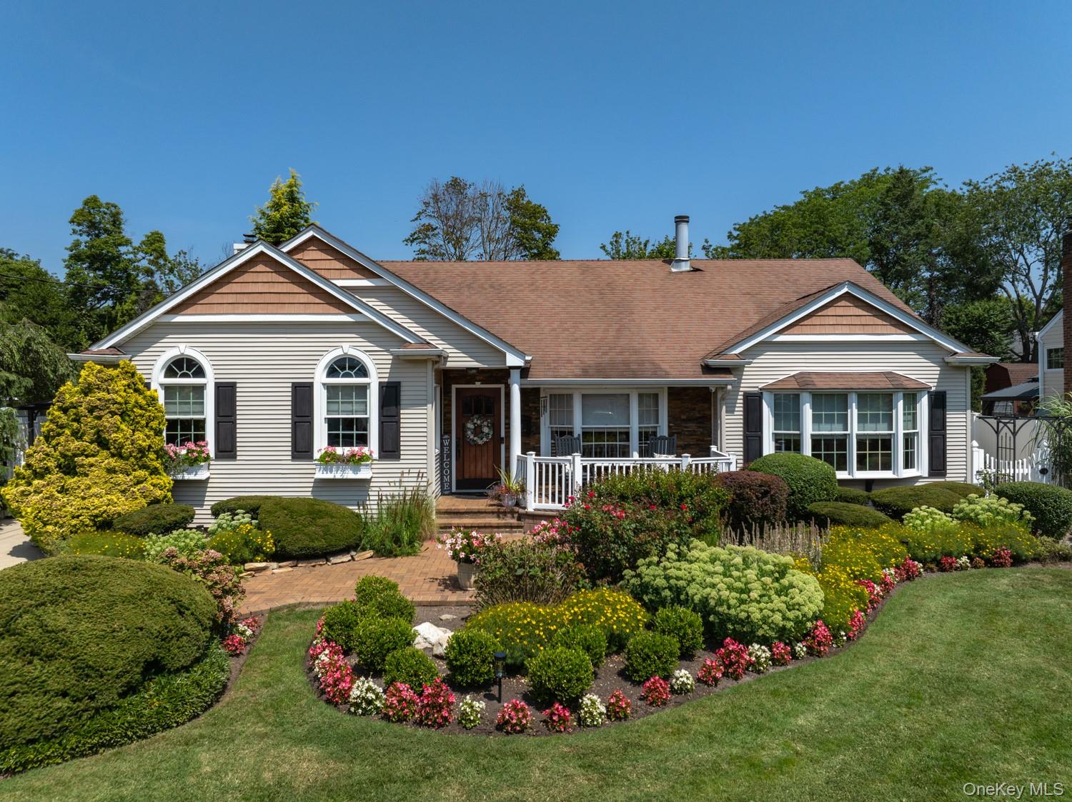 7 Sylvia Drive, West Islip, NY 11795