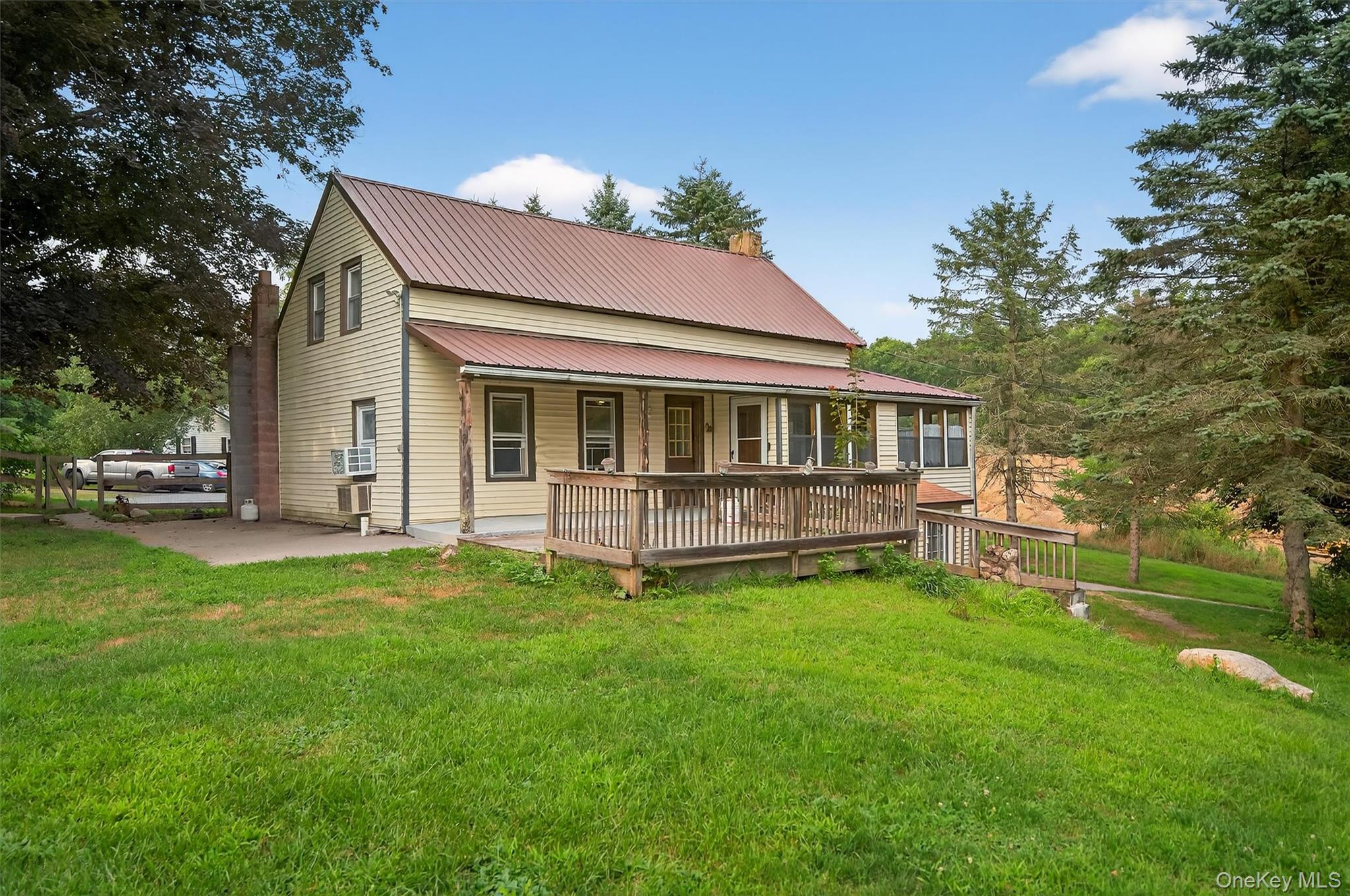 15 Drechsel Lane # Upper, Pine Bush, NY 12566
