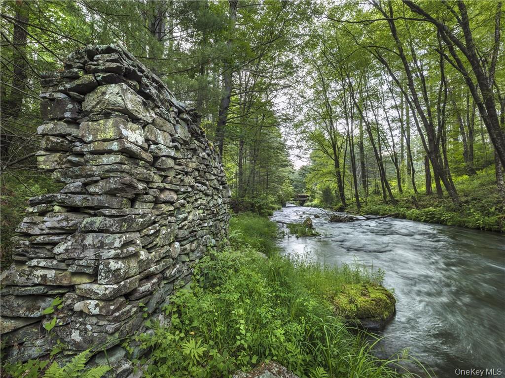 497 Woodstone Trail, Lumberland, NY 12737