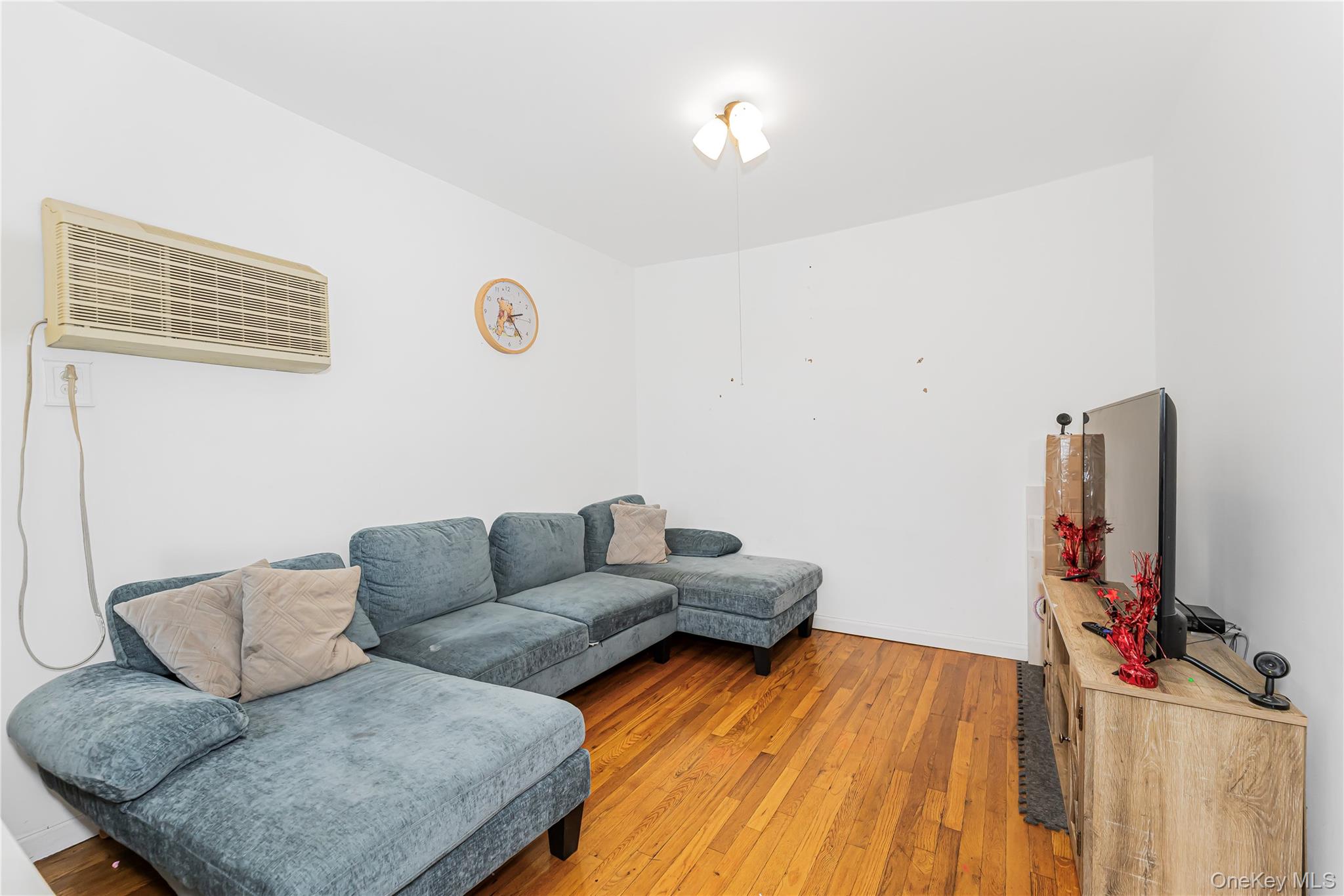 426 Calhoun Avenue, Bronx, NY 10465