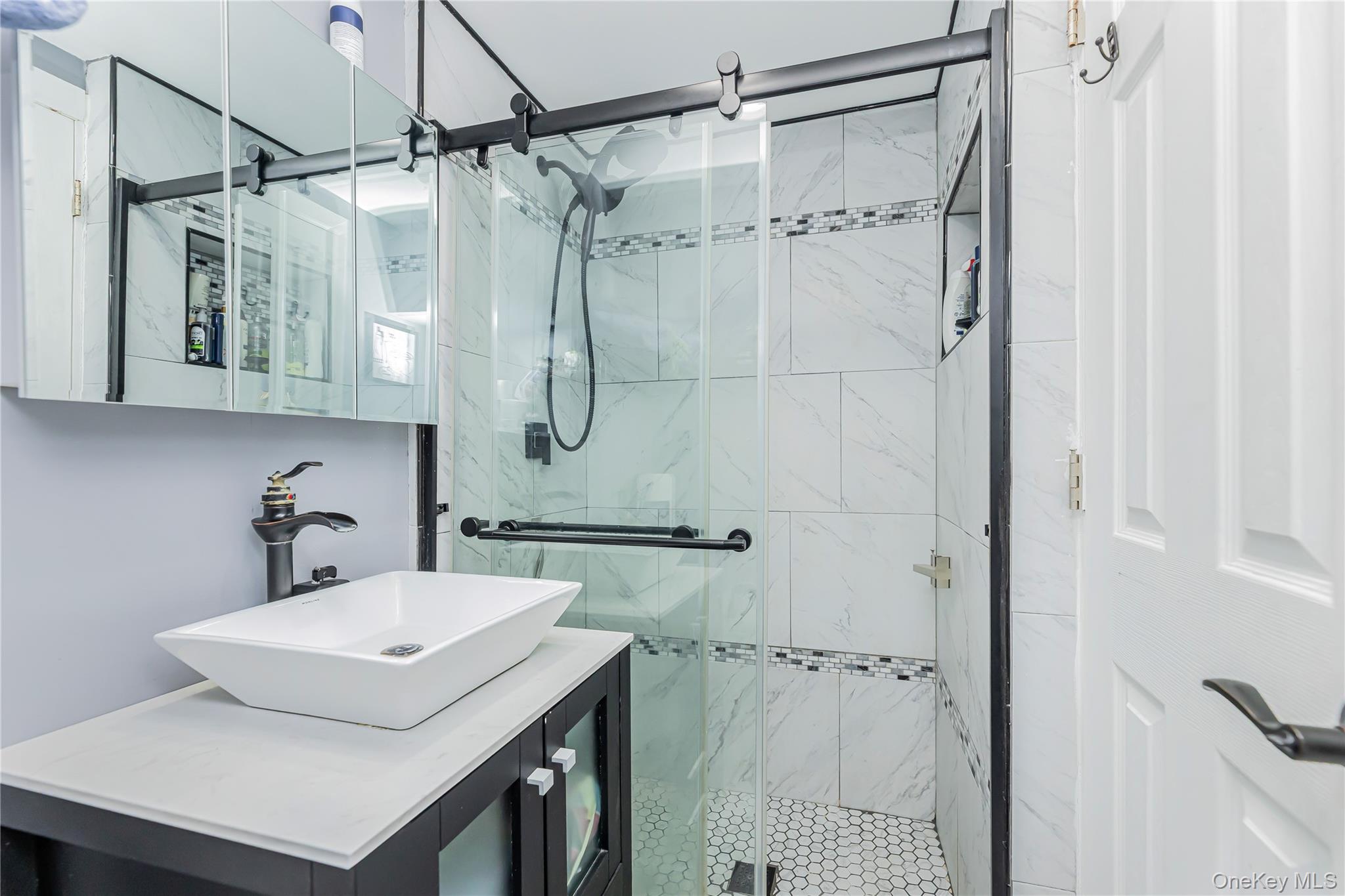 426 Calhoun Avenue, Bronx, NY 10465