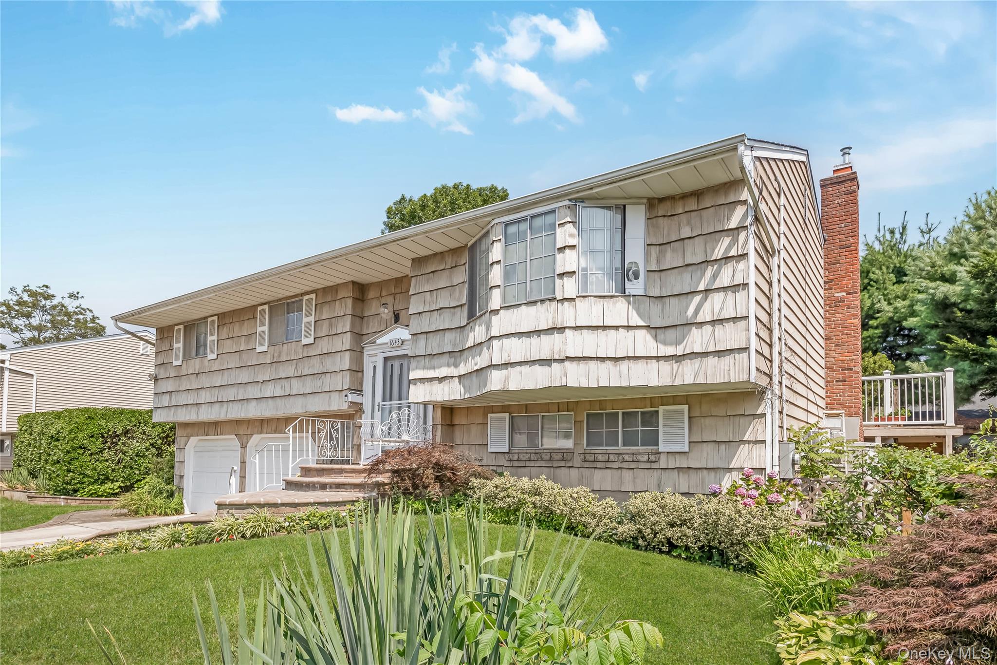 1643 Fairfax Avenue, West Islip, NY 11795