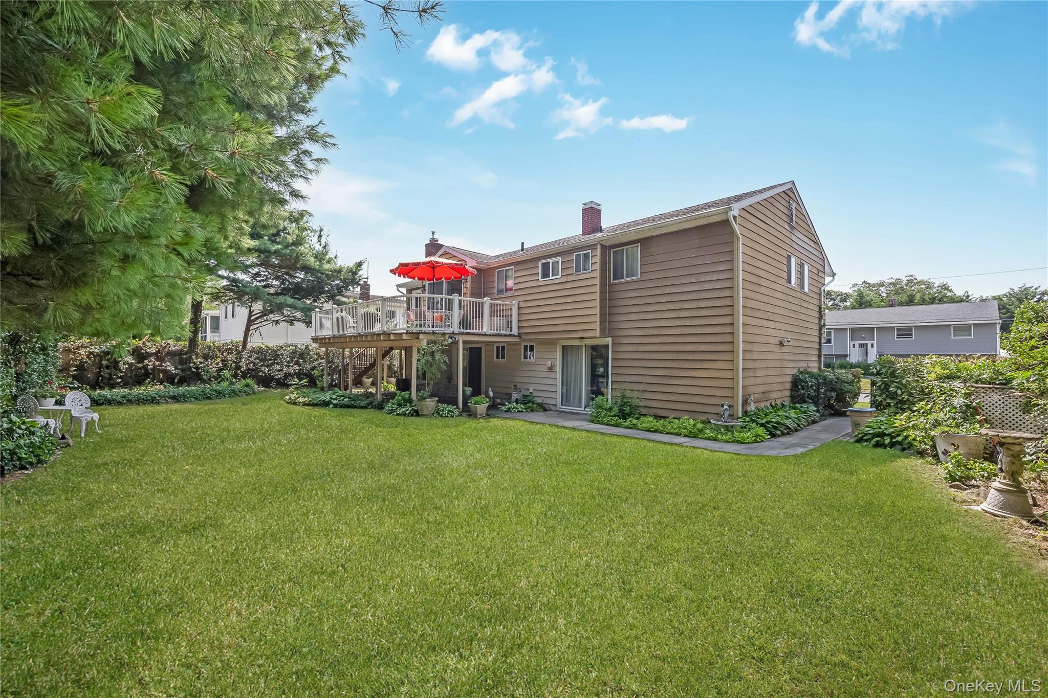 1643 Fairfax Avenue, West Islip, NY 11795