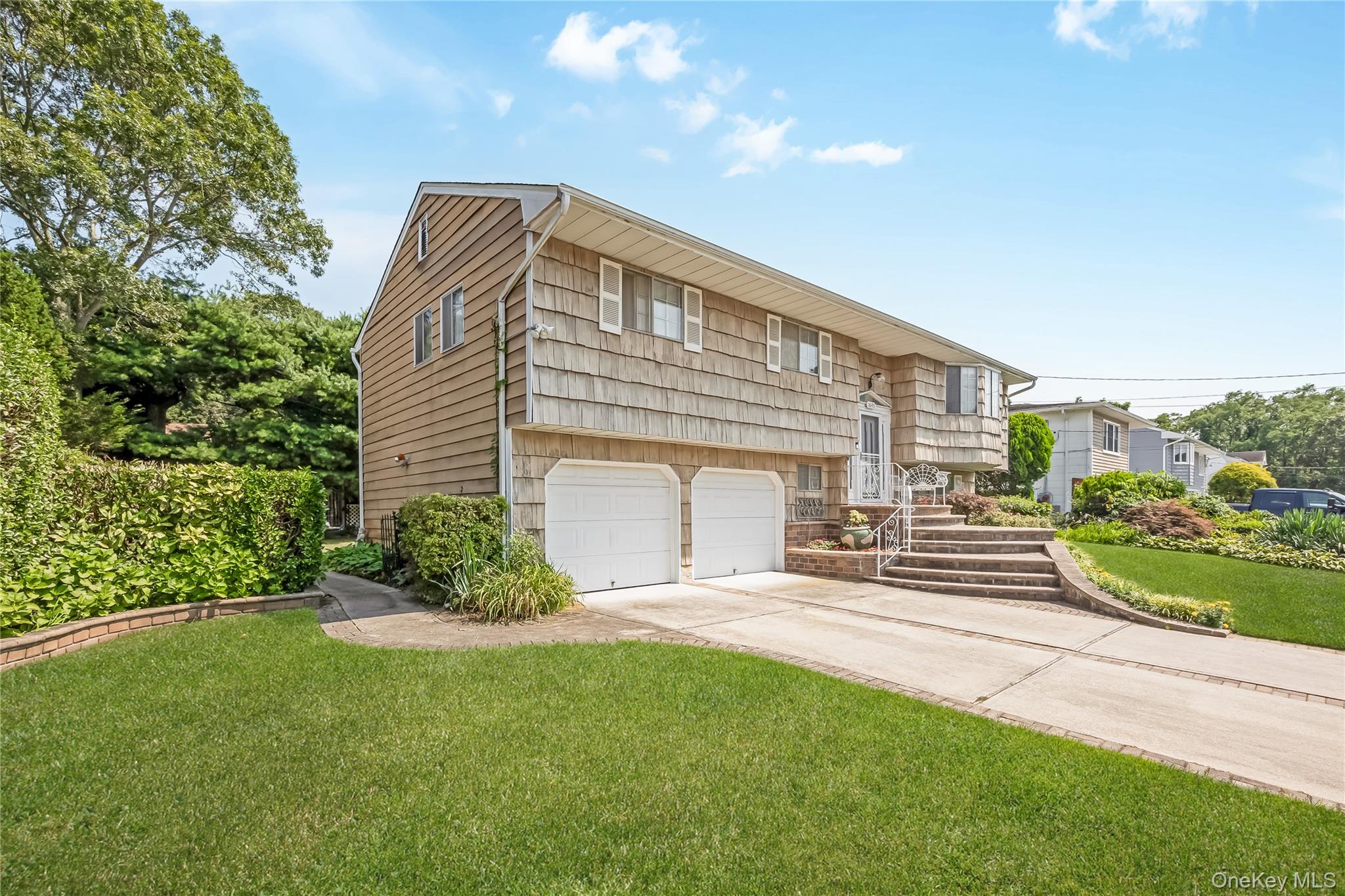 1643 Fairfax Avenue, West Islip, NY 11795