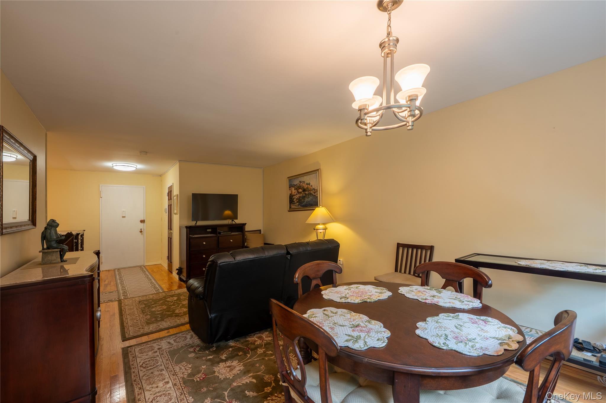 30 Pearsall Avenue # 3M, Glen Cove, NY 11542