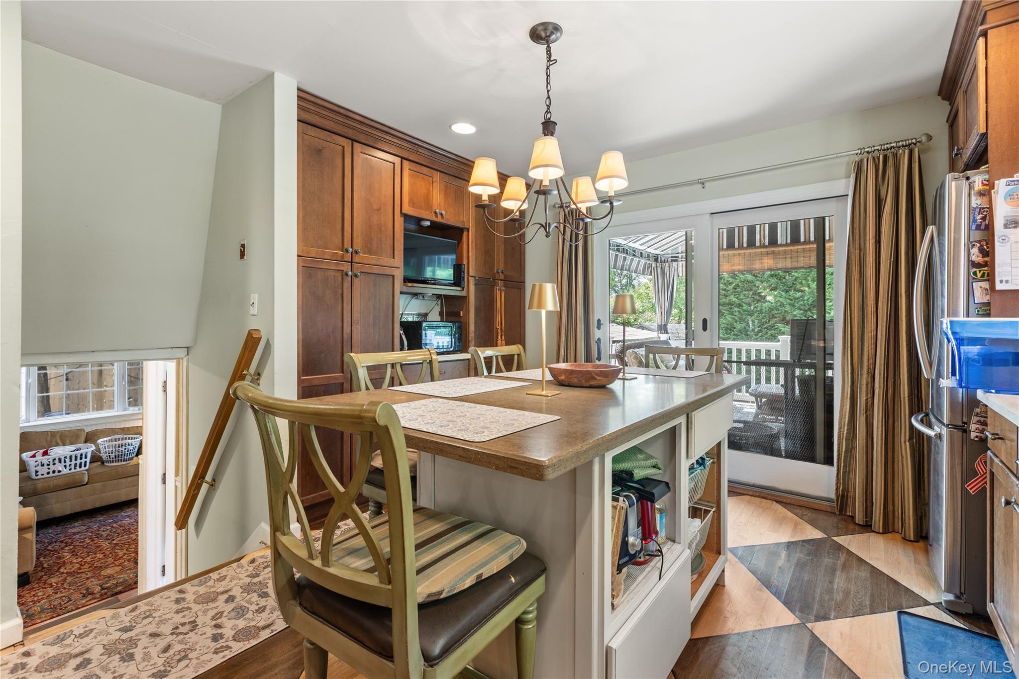 8 Riverside Street, Amityville, NY 11701