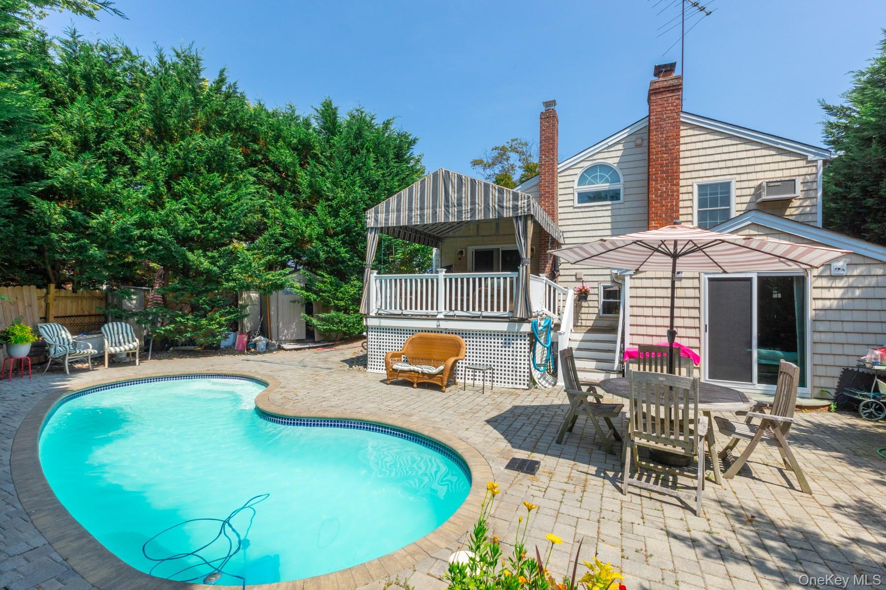 8 Riverside Street, Amityville, NY 11701