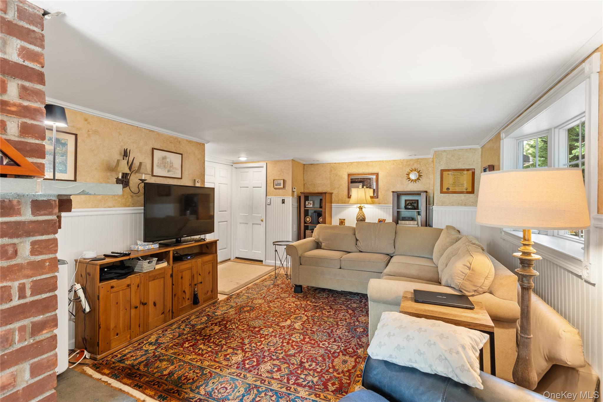 8 Riverside Street, Amityville, NY 11701