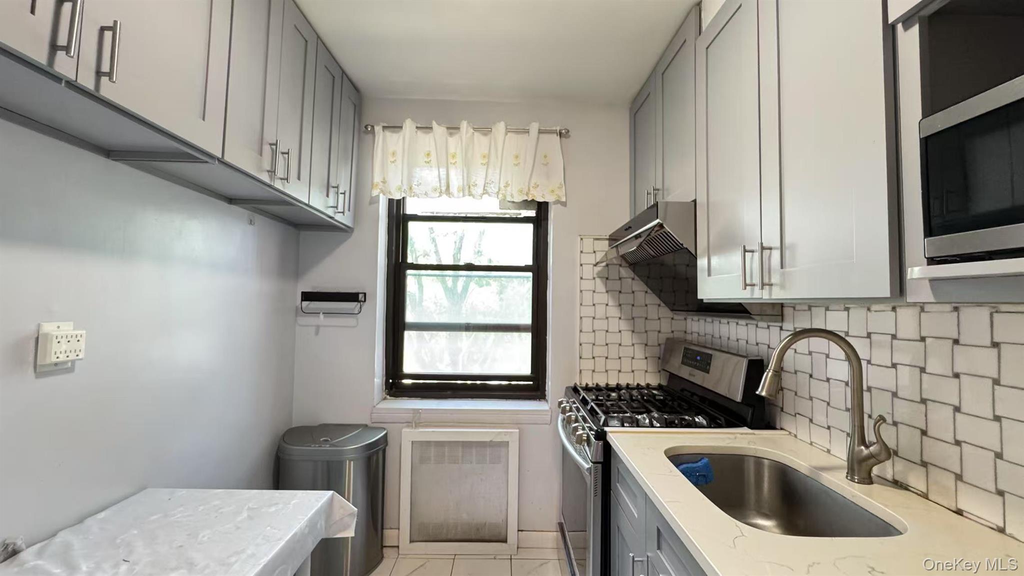 140-14 28 Road # 3F, Flushing, NY 11354